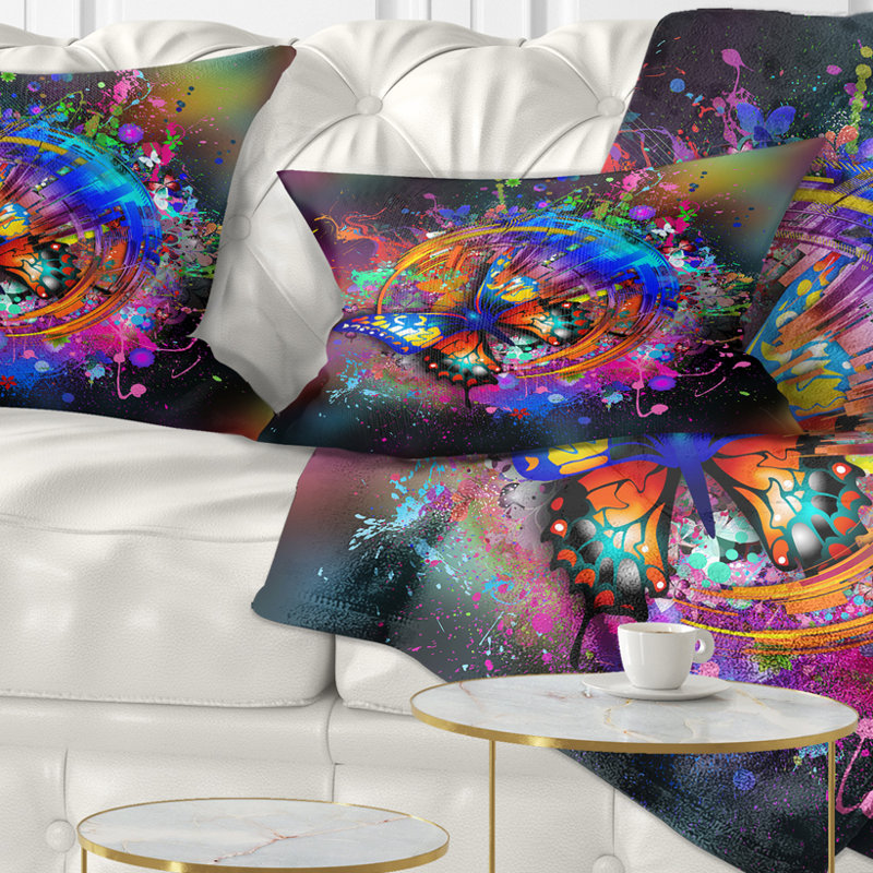 Papillon sur fond abstrait - Coussin décoratif imprimé abstrait