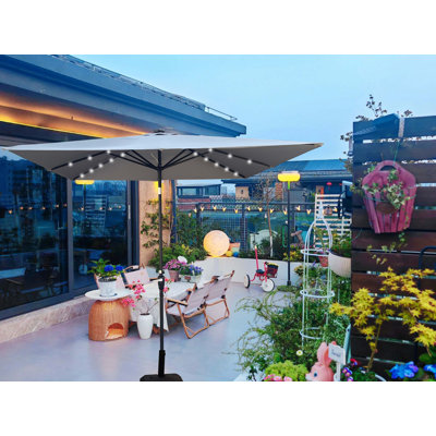 Parasol carré carré de 8X2,5M avec parasol solaire 8 lumières à DEL avec manivelle et base transversale pour terrasse de jardin