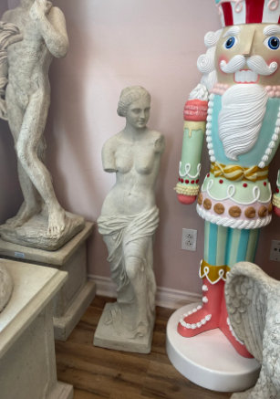 Venus De Milo Statue