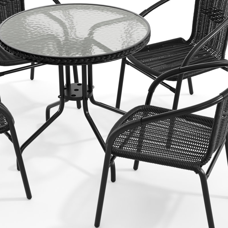 Table ronde en verre de 28 po avec bordure en rotin et quatre chaises empilables en rotin, Noir