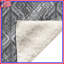 Couvertures grises à motif ikat-128732997