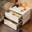 1 pièce, armoire de chevet blanche, bois massif, style crémeux, usage domestique, petite chambre à coucher, ambiance haut de gamme, style de travail du bois rétro, armoire de rangement.-260386327