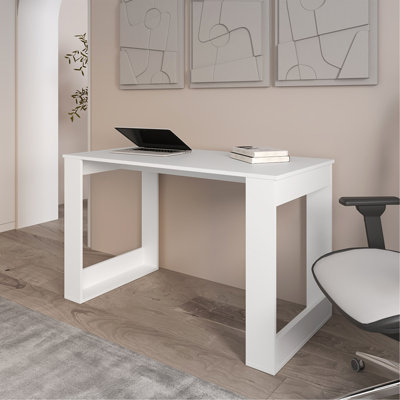 Bureau d'ordinateur spacieux et élégant Albion, idéal pour le bureau ou la maison avec un grand espace de travail et une conception unique des pieds