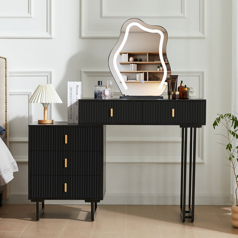 Daveisha Vanity, Black