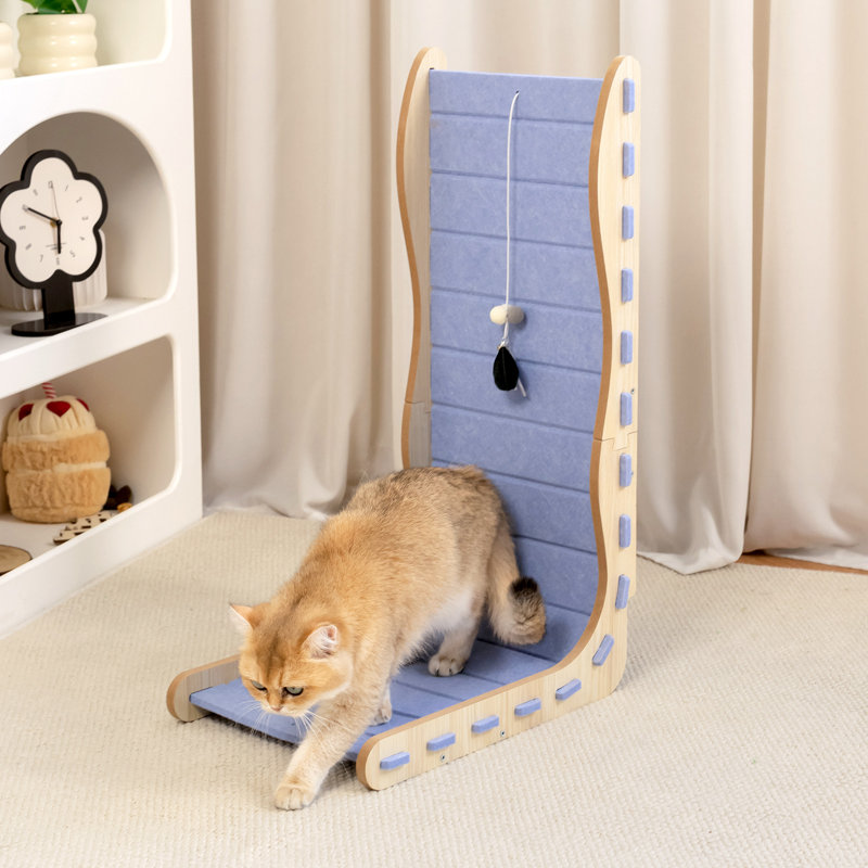 Grattoir pour chat en forme de L 26,8 po, planche à gratter verticale pour chat avec jouets, protection pour griffes pour meubles d'intérieur