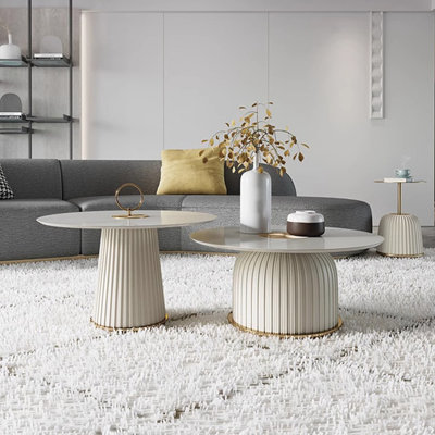 Table de bout en pierre frittée de style italien.