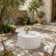 Table basse d'extérieur avec conception cannelée ondulée, sans assemblage pour patio, jardin ou balcon