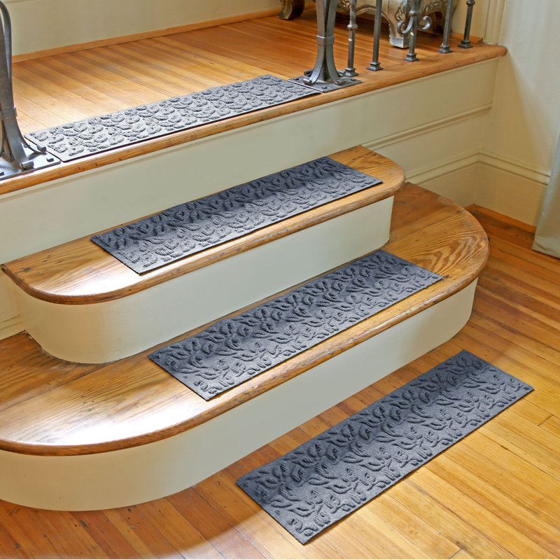 Ensemble de 4 marches d'escalier d'extérieur WaterHog® Dogwood Leaf 8,5 po x 30 po, Pierre bleue