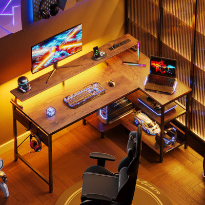 Bureau de jeu en L avec prises Kirstey, bureau d'ordinateur avec support pour écran