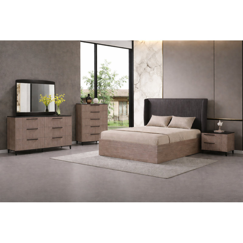 5704B0A6AD8D447EA29026DEDB8AE020, Grand lit, Ensemble de cinq pièces : lit, commode, coiffeus