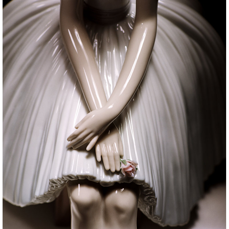 Utopia Refinement Ballet Woman Figurine