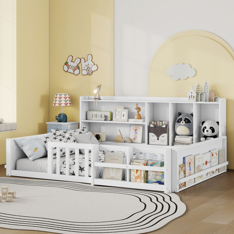Lit double à plancher bas Nestled avec barrière de sécurité et tablettes de rangement, Lit double, Blanc