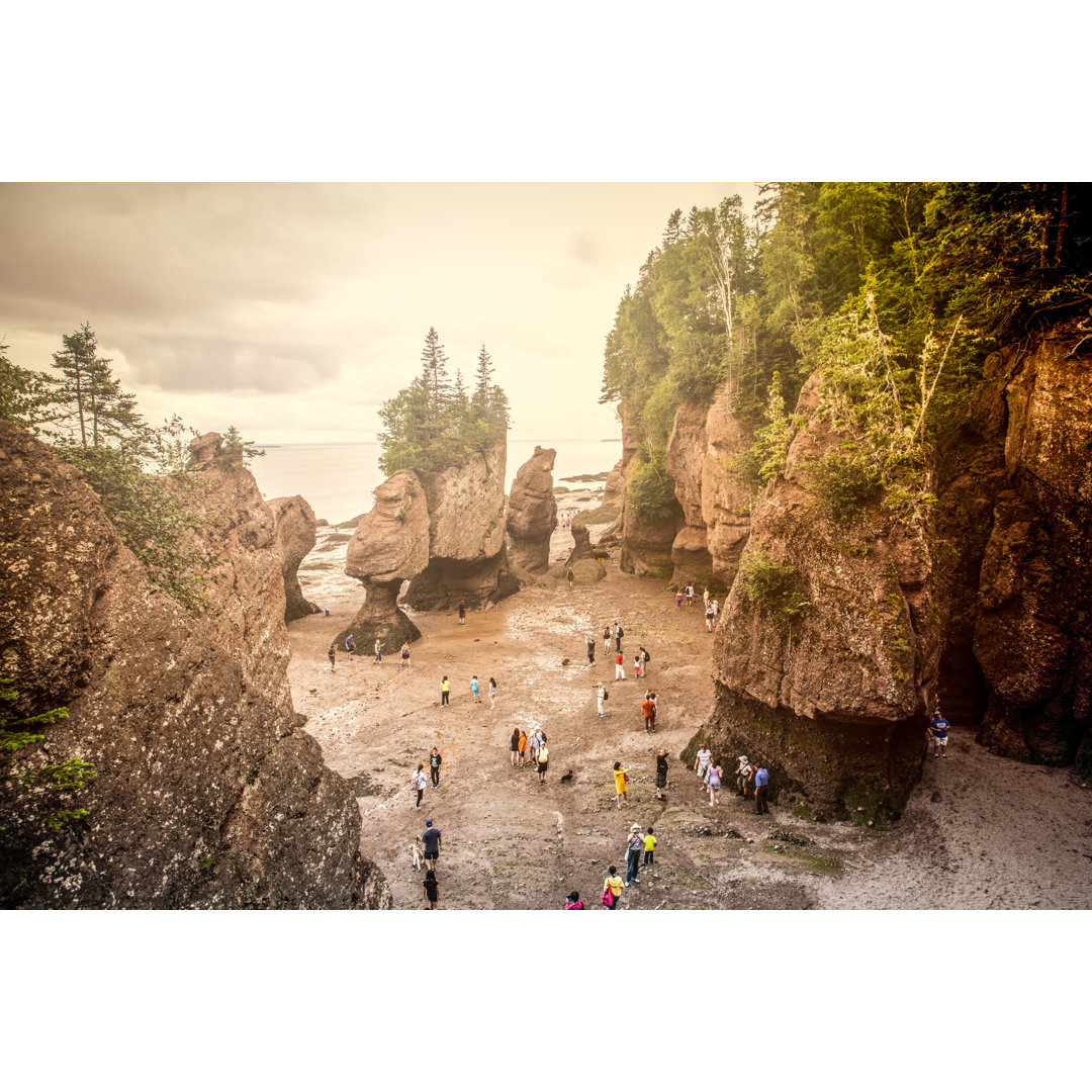 Hopewell Rocks von Instants - Druck auf Leinwand ohne Rahmen