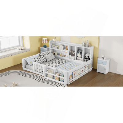 Structure de lit plateforme en bois pleine grandeur pour enfants avec clôture de garde-corps, tablettes de rangement latérales et étagère à livres, lit de plancher peu encombrant