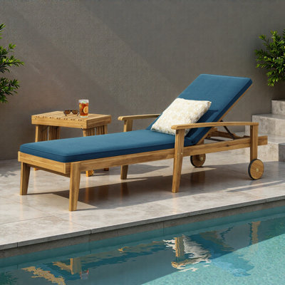 CHAISE LOUNGE