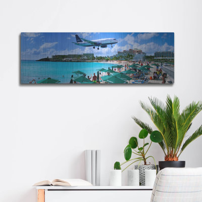 «Happy Landings On St Martin» par Steve Vaughn