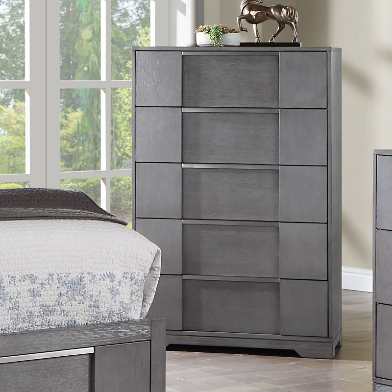 Yanlin 5 Drawer 33" W Chest