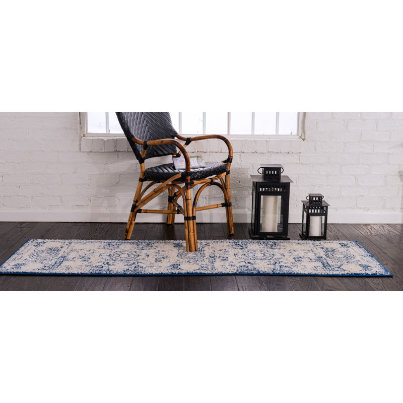 Tapis bleu marine Rizo Pat, Tapis de couloir 2 pi x 8 pi 8 po