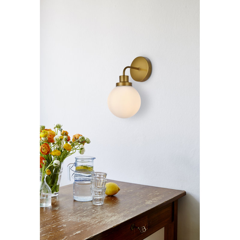 Éclairage de salle de bain à intensité variable 3 lumières Ackerson, Blanc givré, Laiton, Quatre lumières