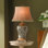 Lampe de table en résine 28 po Dinius