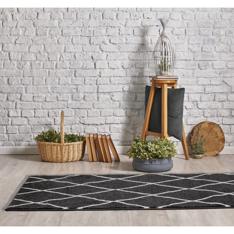 Tapis gris foncé / blanc Mccarver, Tapis de couloir 2 pi 7 po x 7 pi 1 po