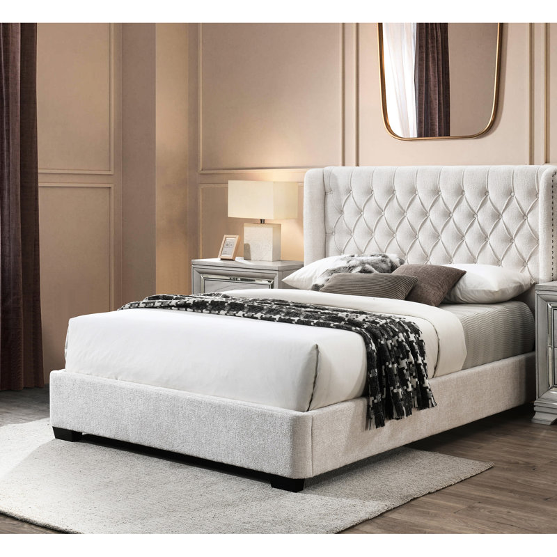 Lit contemporain gris avec bouton et tête de lit à oreilles pour chambre à coucher grand lit, assemblage simple, cadre moderne, finition douce pour la chambre à coucher
