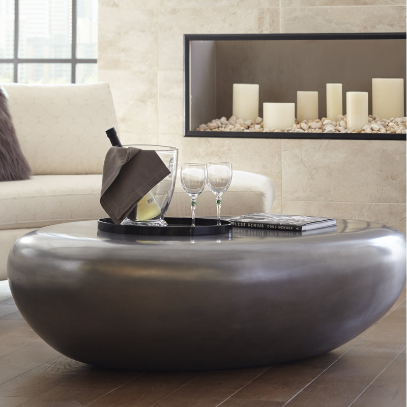 Table basse en aluminium poli et pierre de rivière, H 14 po x L 42 po x l 26 po, Polished Aluminum