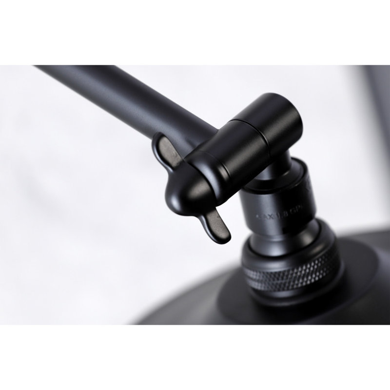 Pomme de douche ronde en laiton 7-3 / 4 po avec bras de douche réglable haut et bas Kingston, Noir mat