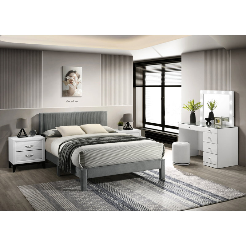 Grand lit de style contemporain avec tête de lit tapissier grise et texture nervurée, structure à profil bas pour l'ambiance de la chambre à coucher