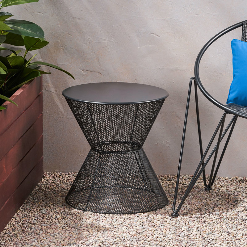 Table d'appoint moderne, fabrication en fer, noir mat, conception en maille Breezy, 17,91 po Table haute de 17,98 po de profondeur Deep X - Rehaussez l'ambiance de votre patio, fer, maille, po