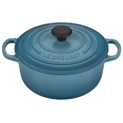 Le Creuset Signature Enameled Cast Iron Round Dutch Oven with Lid
