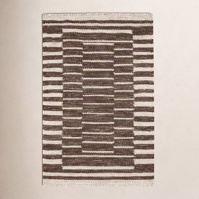 Heights Natural Handwoven Wool Rug, Rectangle 5' x 8'