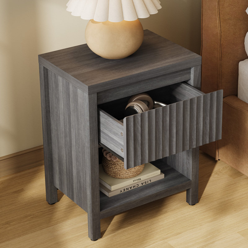 Table de chevet moderne à 1 tiroir cannelée avec rangement ouvert, Graphite