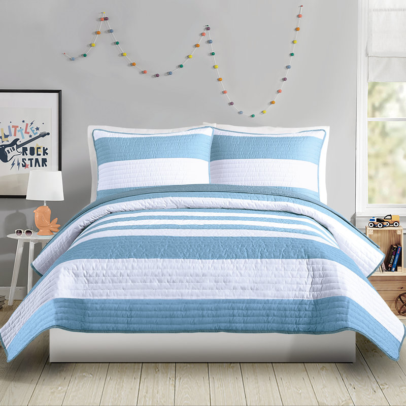 Lavelle Blue/White Stripe Reversible Microfiber Quilt Set, Full