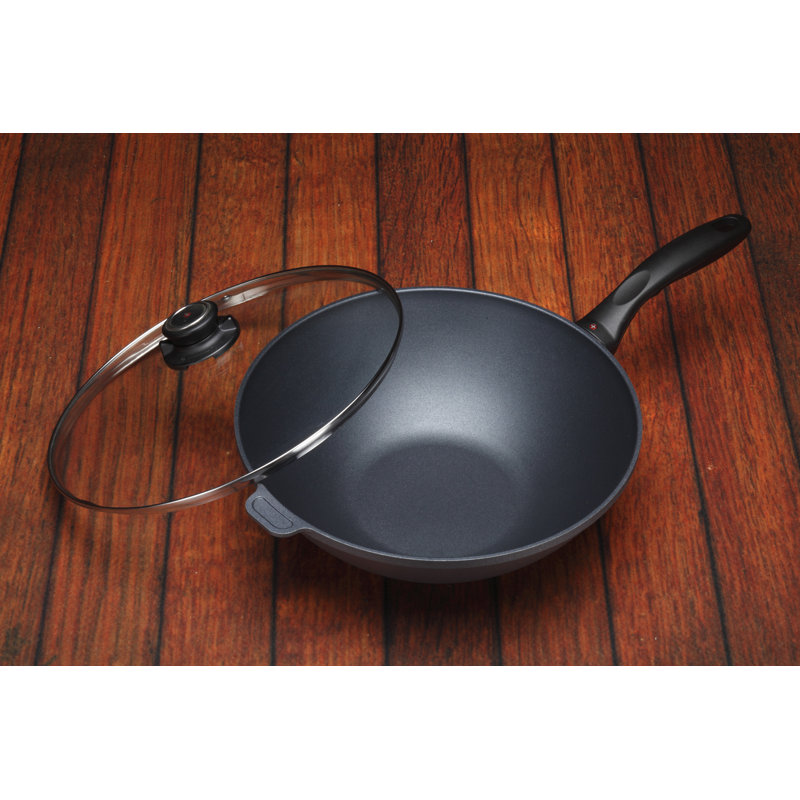 Wok with Round Bottom and Lid, 3.35" H x 11.8" W x 3.35" D