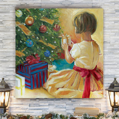 " Opening Gifts "
