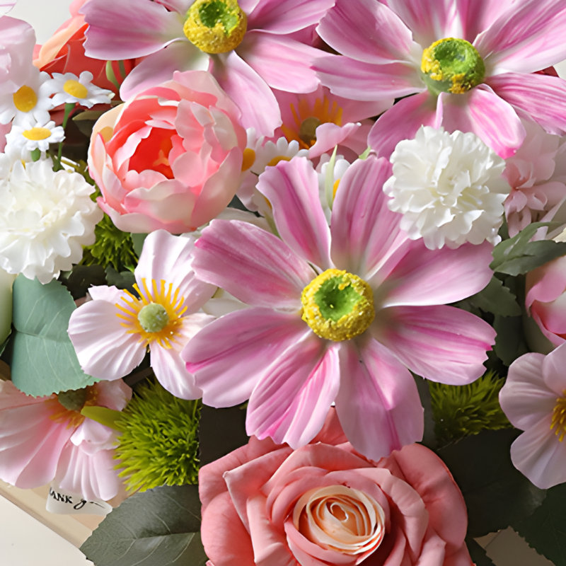 Ornements de fleurs simulées