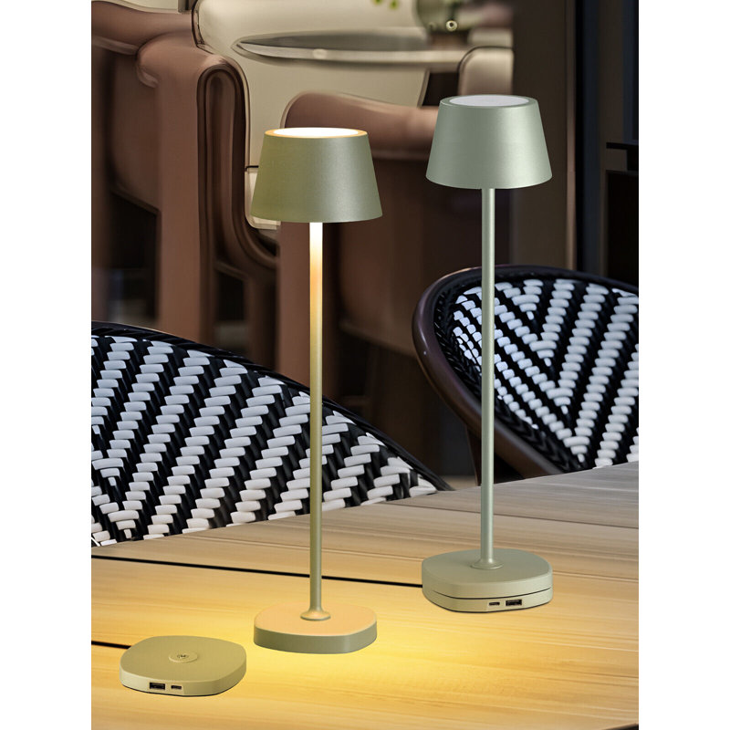 Lampe de table rechargeable sans fil avec base de chargement, éclairage d'ambiance haut/bas, lampe de table DEL en aluminium à intensité variable, lampe de bureau portative pour extérieur et usage commercial, IP54, 2700K (vert)