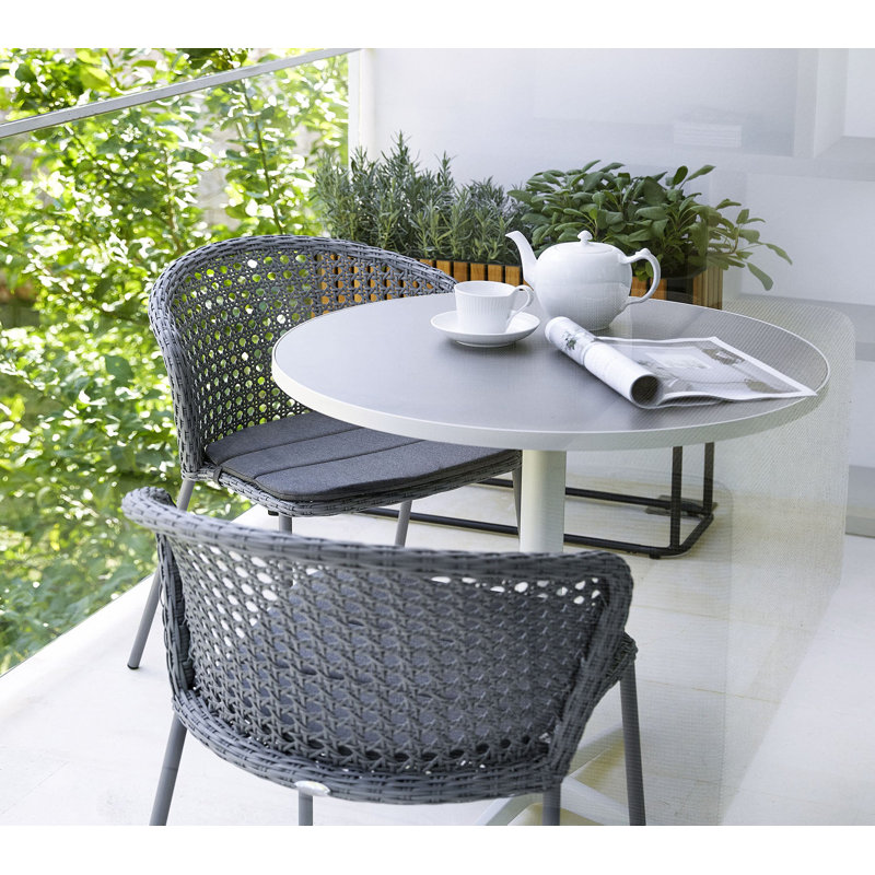 Drop Outdoor Round Coffee Table, White/Ceramic Light Gray, 23.6", Lava Gray