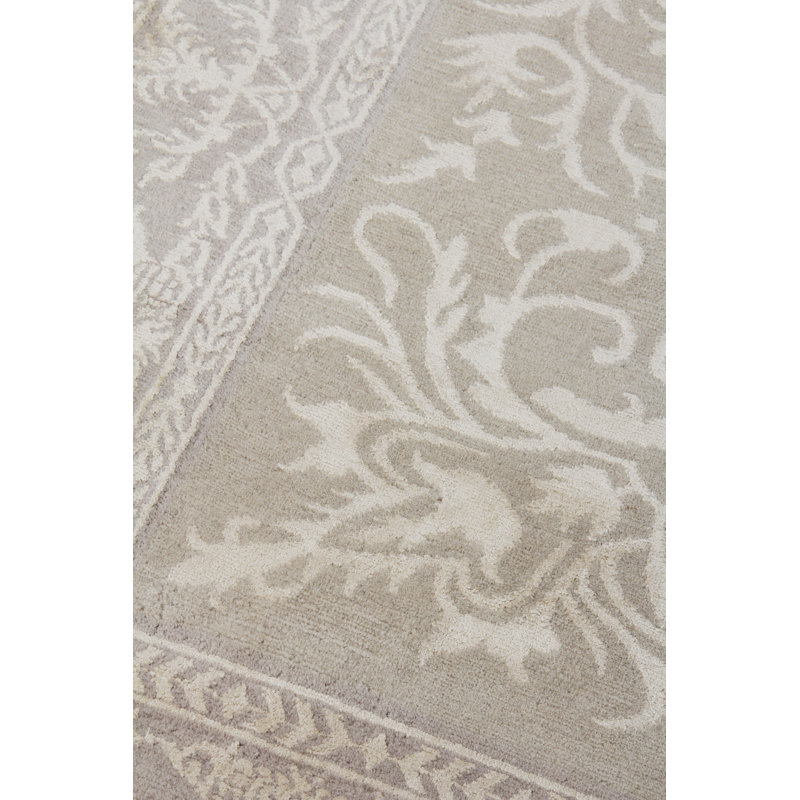 Velvet hand-knotted Silk Ivory/Silver Area Rug, 8'X10'