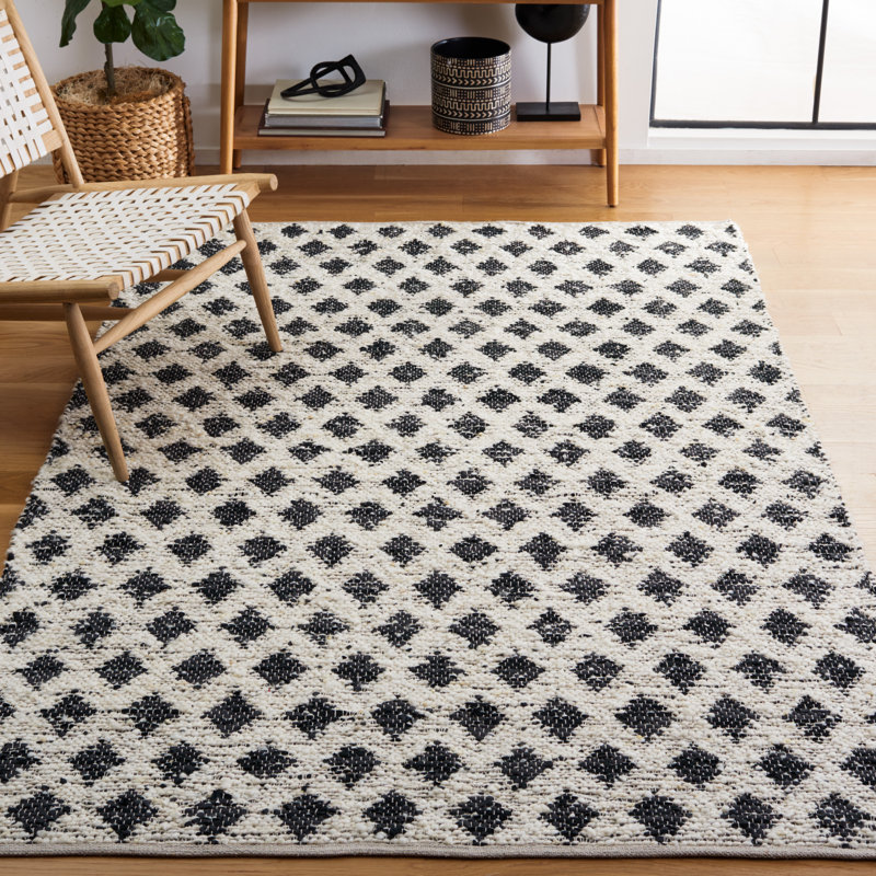 Jeananne Flat Weave Wool/Leather Geometric Rug in Black/Beige, Round 6'
