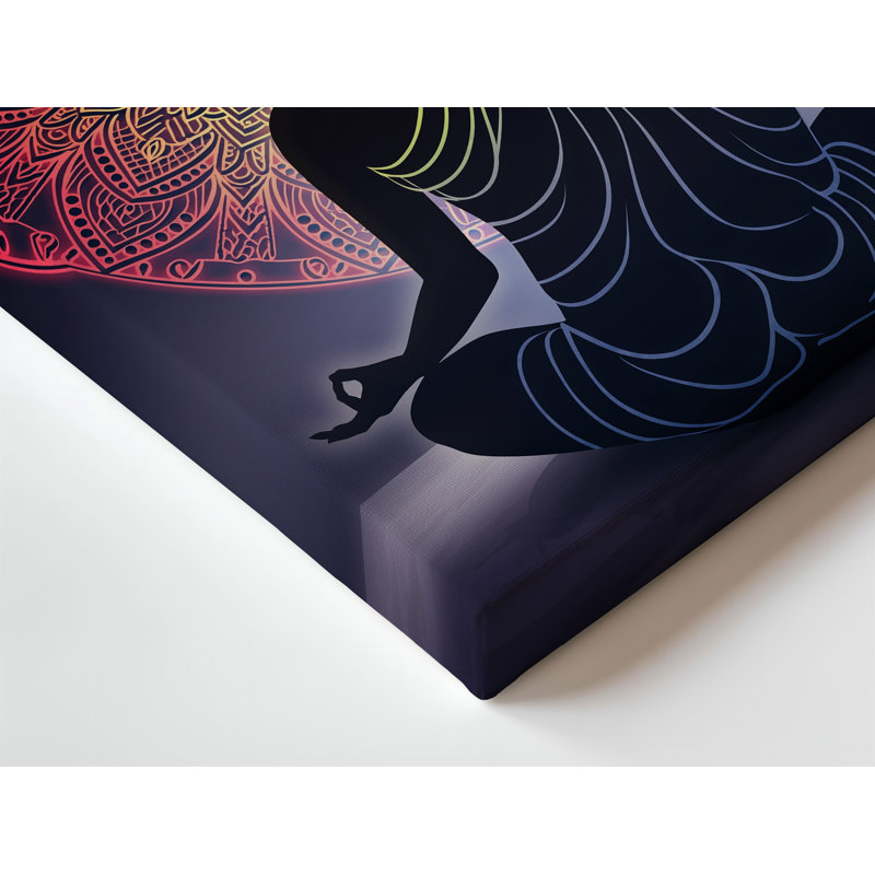 Toile, une silhouette sereine d'une figure assise représentant un art mural méditatif posé sur un grand motif de mandala complexe