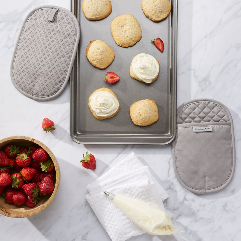 KitchenAid Asteroid Solid Diamond Potholder, 6.5" W x 10" L, Light Gray