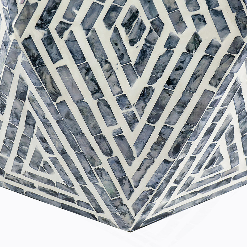 16 x 14 x 18 po, tabourets de jardin hexagonaux, table d'appoint unique Capiz, noir / blanc