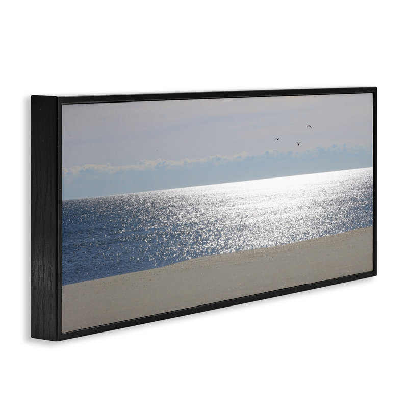 Giclée encadrée par Sunlit Sparkles on the Sea, design par Lori Deiter, H 10 po x l 24 po, Giclée encadrée noir minuit