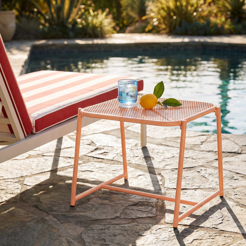 Table d'appoint d'extérieur Abram, H 16,25 po x l 19,5 po x P 18 po, Orange