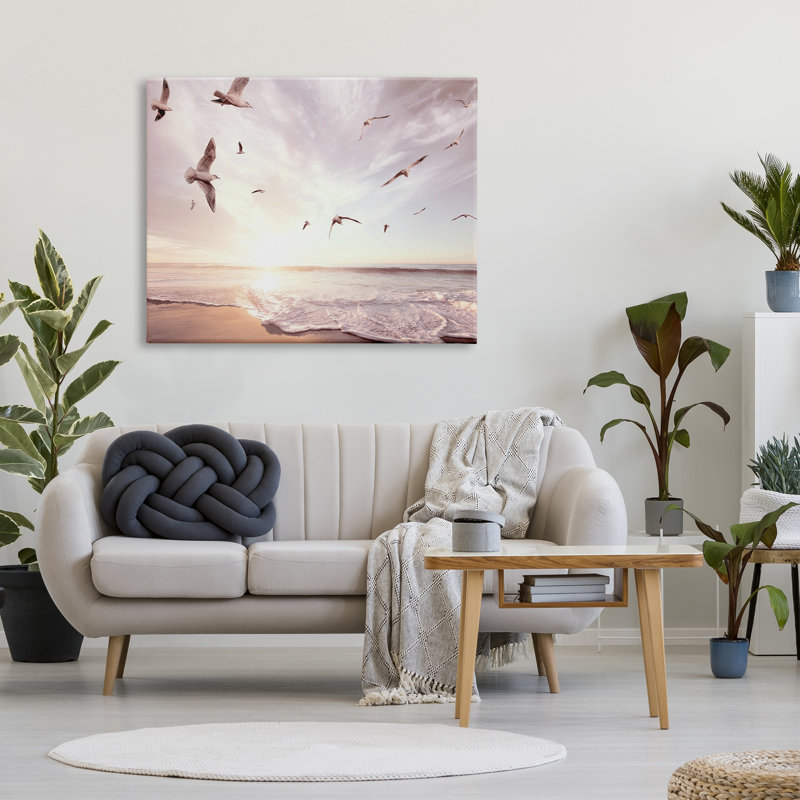 «Seagulls Over Beach Coast Surf Nautical Landscape» par Ziwei Li - photographie sur toile, H 48 po x l 36 po, Plaque en bois