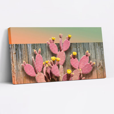 Cactus rose avec fleurs jaunes sur fond en bois, reproduction d'art sur toile tendue sur toile, ensemble de 1