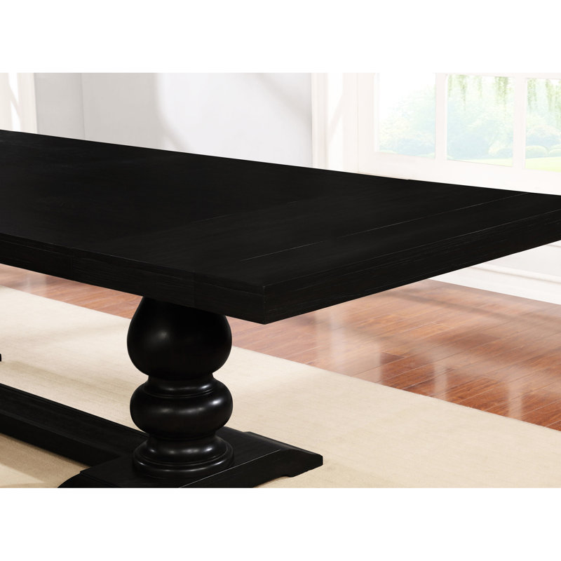 7 tables de salle à manger avec table rectangulaire, rallonge amovible, base à double piédestal et chaises rembourrées en beige patiné, design européen traditionnel: piédestal de table, dossier uni beige