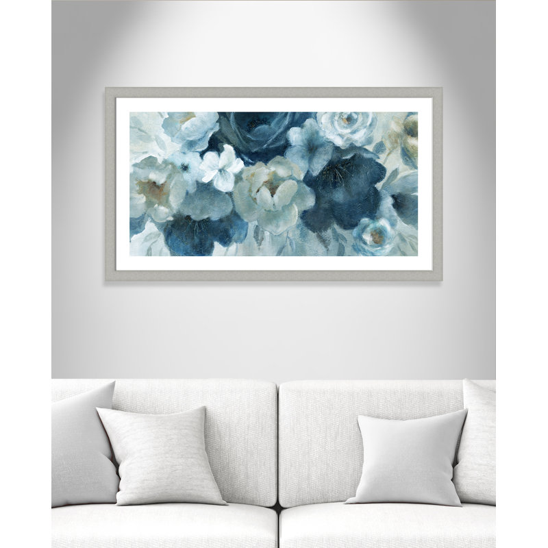 Fleurs bleues - peinture encadrée, Encadrement argent brossé, H 27 po x l 47 po x P 1,25 po